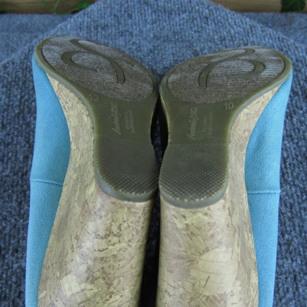 American Eagle Women's  Peep Toe Blue‎ Fabric Pump 10 Medium  Used 2025